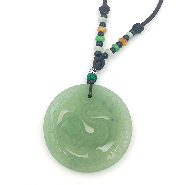 Amuleto colgante dragón tallado de jade chino verde – JadeDesign – Joyas Bisuterias